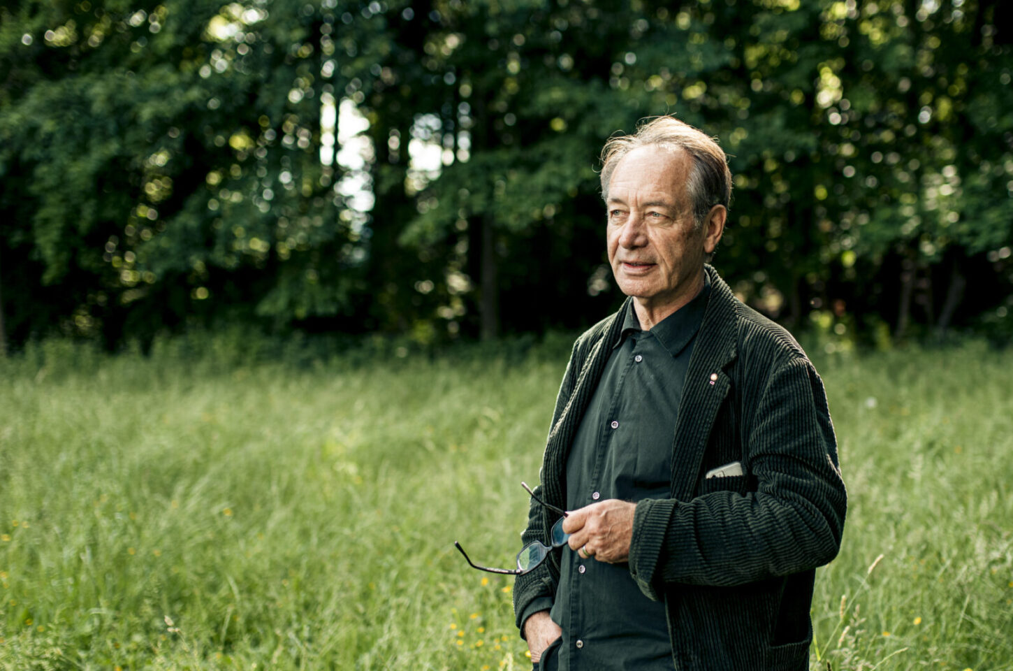 Robert Hunger-Bühler hat als Schauspieler episch lange Stücke aufgeführt, so trat er etwa als Mephisto in Peter Steins monumentaler, 22 Stunden dauernden Inszenierung von Goethes «Faust» auf. Als Autor schätzt Hunger-Bühler die kürzeste Form: das Haiku.